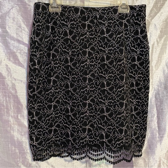 Elle pull on black/white lace skirt fully lined, midi, no zip,SZ 8 GUC formal - Picture 2 of 6